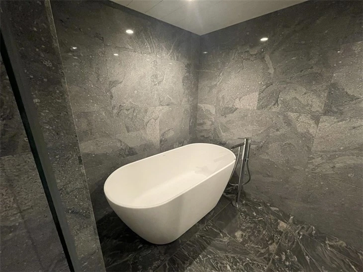 Natural Stone Bathroom Tiles