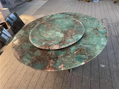 Meja Makan Atas Marmer Hijau